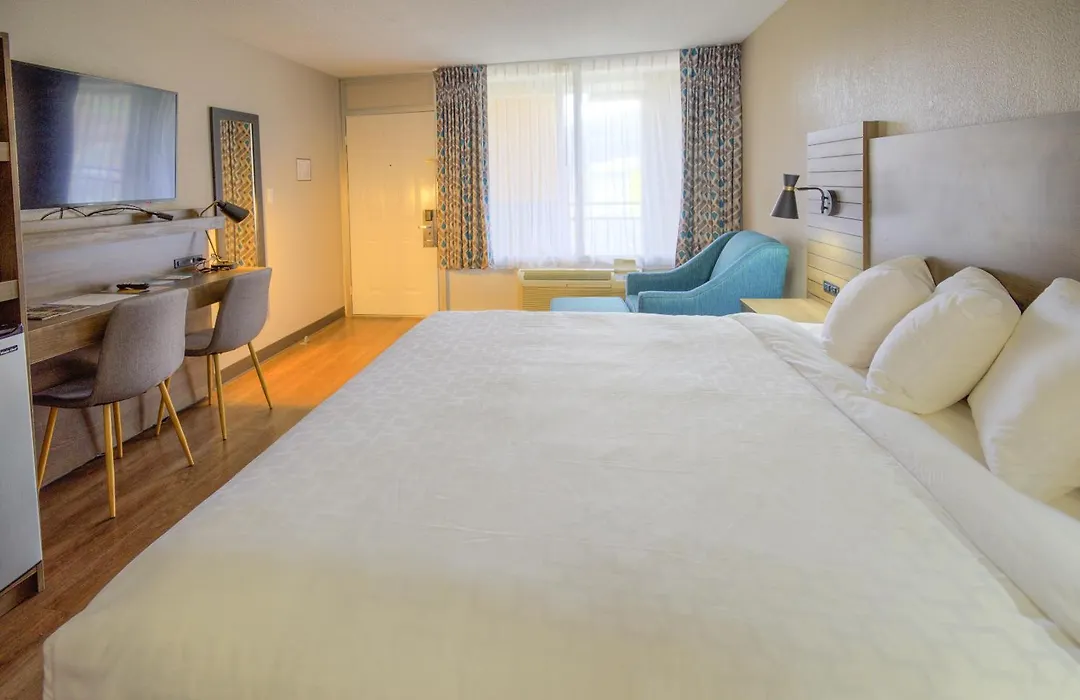 Clarion Pointe Downtown Gatlinburg-1